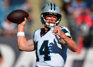 Eagles adquieren al veterano QB suplente Andy Dalton de Panthers, dice fuente de AP