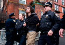 El FBI halla residuos de explosivos en un depósito en Pensilvania tras acusar a dos hombres por bombas en NY