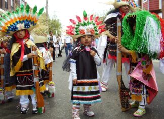 “Mummers Museum” apoya a las comunidades inmigrantes del sur de Filadelfia