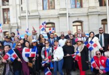 The raising of the flag commemorates the independence of the Dominican Republic in Philadelphia
