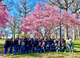 Los Rumberos llevan la magia de Pascua a Juniata Park