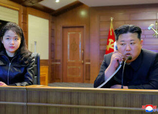 Mandatario norcoreano Kim Jong Un observa pruebas de misiles de crucero con su hija