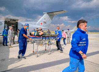 Suben a 69 los muertos en accidente aéreo en Colombia que abre debate sobre estado de avión donado