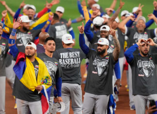 Venezuela vence 3-2 a EE. UU. y conquista su 1er título del Clásico Mundial gracias a doble de Suárez