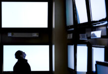 Hispanics spend 56% of TV time on streaming in the US, report says