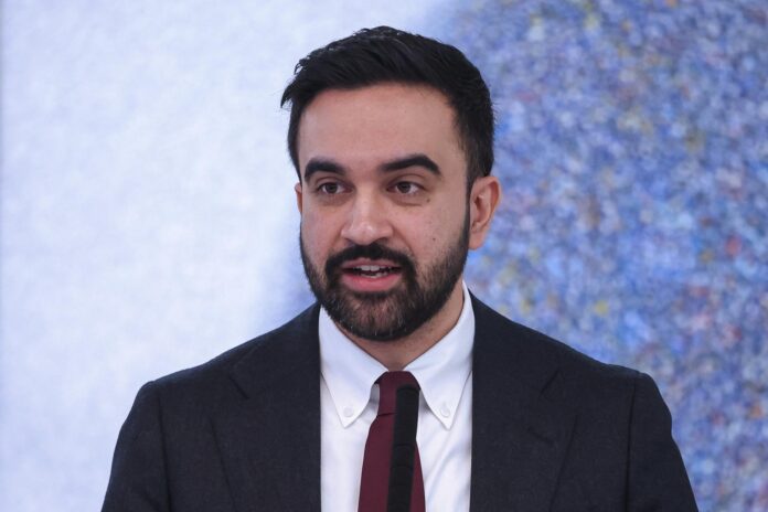 Mamdani calificó de "reprobable" el lanzamiento de artefactos sospechosos en su residencia