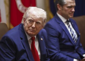 Trump presume de caer «bien a hispanos» mientras encuestas reflejan gran pérdida de apoyo