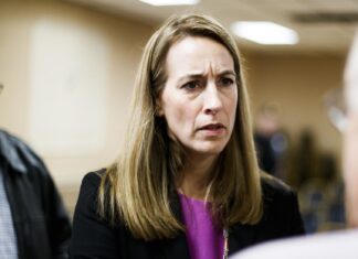 Nueva Jersey demanda a Seguridad Nacional para frenar centro de detención para inmigrantes