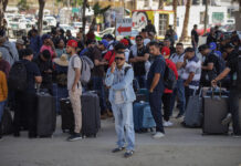 Los jornaleros mexicanos cruzan a EE. UU. para la cosecha agrícola entre temor y necesidad