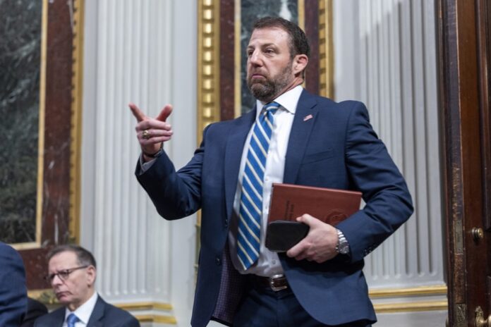 EE.UU. considera bloquear entrada de extranjeros en aeropuertos de ciudades "santuario" aeropuertos