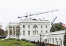 Una comisión aprueba el proyecto del salón de baile de Trump pese a la negativa de un juez