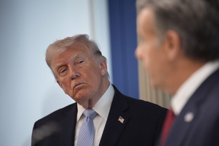 Trump insiste en sus amenazas pero mantiene la incertidumbre a un día del plazo a Irán