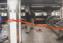 Ataque en el metro de Nueva York deja 3 heridos, dicen autoridades; policía mata a agresor metro