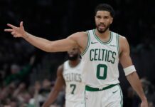 Jayson Tatum vuelve con fuerza a los playoffs y Celtics aplastan a 76ers al abrir su serie playoffs