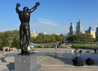 Museo de Filadelfia lleva la estatua de Rocky al interior tras décadas de tensión Museo