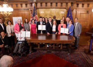 Shapiro firma órdenes ejecutivas que amplían las protecciones para los discapacitados de Pensilvania