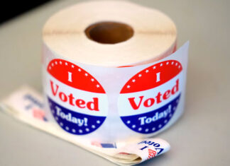 Jueza rechaza demanda del Departamento de Justicia contra Arizona por acceso a padrón electoral