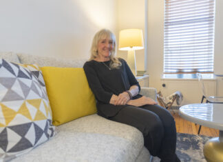 Guzy, ganadora del WPF: «Es desgarrador ver agentes enmascarados en los juzgados de EE. UU.»