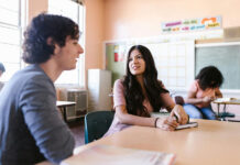 Inversión en educación impulsa programas que permiten a estudiantes de secundaria obtener créditos universitarios gratuitos en Pensilvania