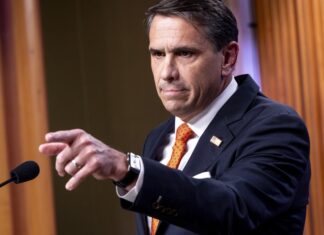 Estados Unidos inicia una revisión de los consulados de México en el país, según CBS News