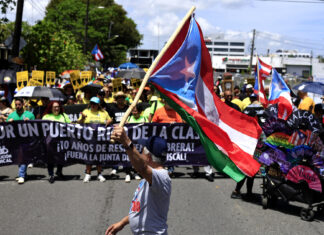 Miles marchan en Puerto Rico contra la «dictadura» del ente fiscal impuesto hace diez años