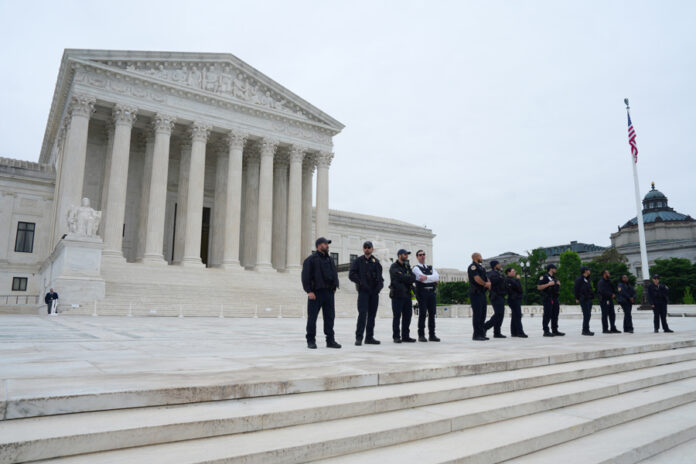 Demócratas piden al Tribunal Supremo de EEUU que restablezca el mapa electoral de Virginia