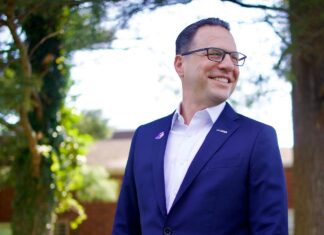 Gobernador Josh Shapiro y vicegobernador Austin Davis aseguran nominación demócrata y lanzan campaña de reelección en Pensilvania