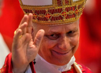 El papa pide una regulación firme de la IA en una encíclica sobre el futuro de la humanidad