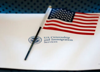 La nueva medida migratoria de Trump complica el camino hacia la green card