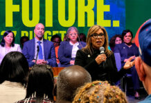 Mayor Parker brought her budget proposal to Latino residents—and they showed up