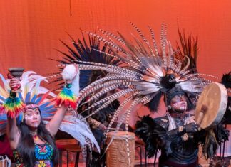 When the past resonates: Aztec dance and baroque music, living culture in times of historical debate