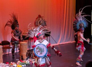 Cuando el pasado resuena: danza azteca y música barroca, cultura viva en tiempos de debate histórico
