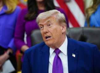 Jueza de Miami exige explicación a Trump por fondo millonario para compensar a sus aliados Trump