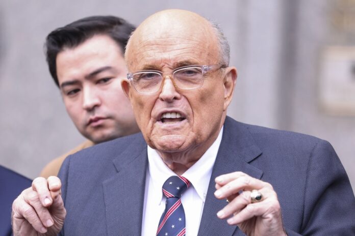 El exalcalde de Nueva York Rudy Giuliani está hospitalizado en condición crítica pero estable Rudy Giuliani