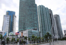 Colombianos lideran compra extranjera de vivienda en Florida ante incertidumbre electoral