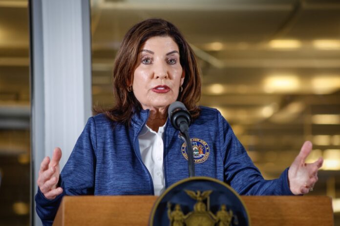 Nueva York demanda a la Administración Trump para defender leyes migratorias y policiales