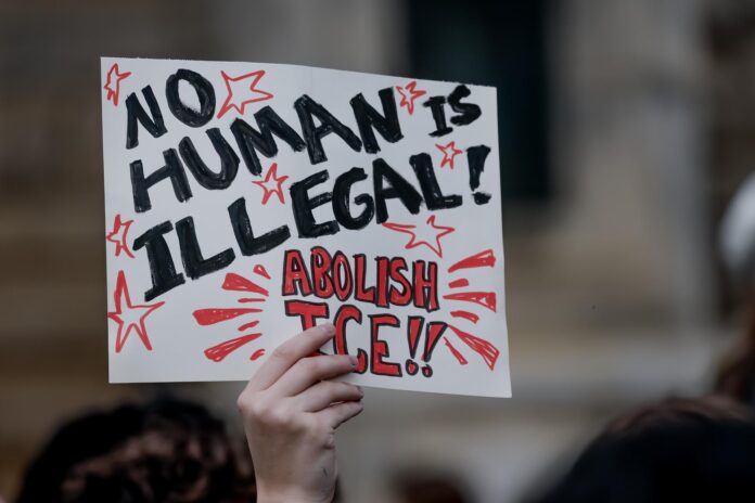 EEUU imputa a 15 personas por "obstaculizar" labores de agentes de inmigración en Minesota