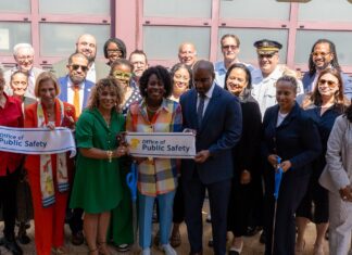 La alcaldesa Cherelle L. Parker inaugura centro integral de bienestar en Kensington con sala judicial comunitaria