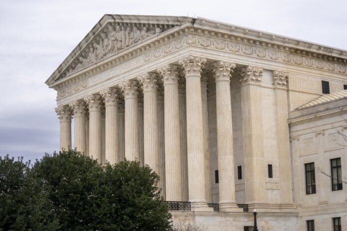 Tribunal Supremo de EEUU permite a Alabama usar el mapa electoral favorable a republicanos