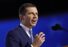 Pete Buttigieg denuncia falsa acusación que lo separó de sus hijos