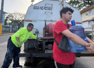 Tras los apagones, los puertorriqueños sufren también una grave escasez de agua