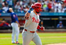 Kyle Schwarber fija récord de los Filis con su 30mo jonrón en triunfo 5-4 ante Mets Filis