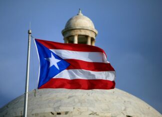 Junta ofrece acuerdo de $3.000 millones para reestructurar deuda de eléctrica de Puerto Rico eléctrica