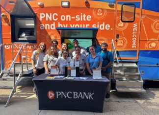 Ceiba y PNC Bank acercan servicios bancarios móviles a la comunidad de Norris Square