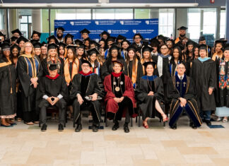 Esperanza College honra a sus graduandos del 2026