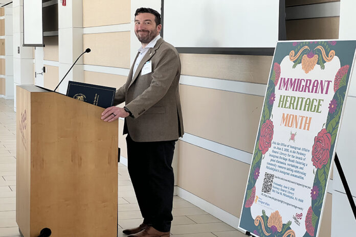 LOCALES Charlie Elison, Executive Director of Immigrant Affairs Philadelphia Herencia Inmigrante