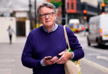 Un nuevo lote de archivos de Mandelson, amigo de Epstein, trae más malas noticias para Starmer