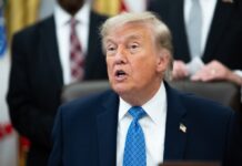 Trump nomina a un expolicía para dirigir la agencia encargada de control migratorio Trump
