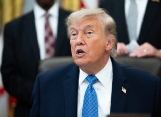 Trump nomina a un expolicía para dirigir la agencia encargada de control migratorio Trump