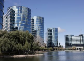 Oracle recorta 21.000 empleos por la IA y advierte de que pueden llegar más reducciones
